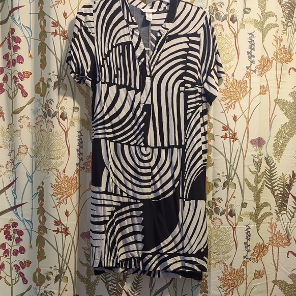 H&M Tan & Black Notch Neck Rayon Shift Dress - Picture 1 of 5